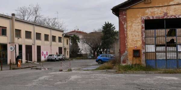 Castrovillari, l’autostazione ostaggio del degrado: appello dei residenti